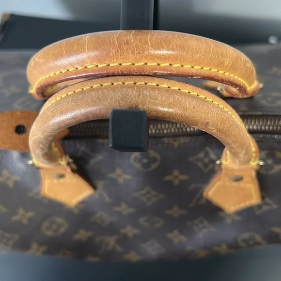 Louis Vuitton Speedy 30 Bag - Picture 10 of 11